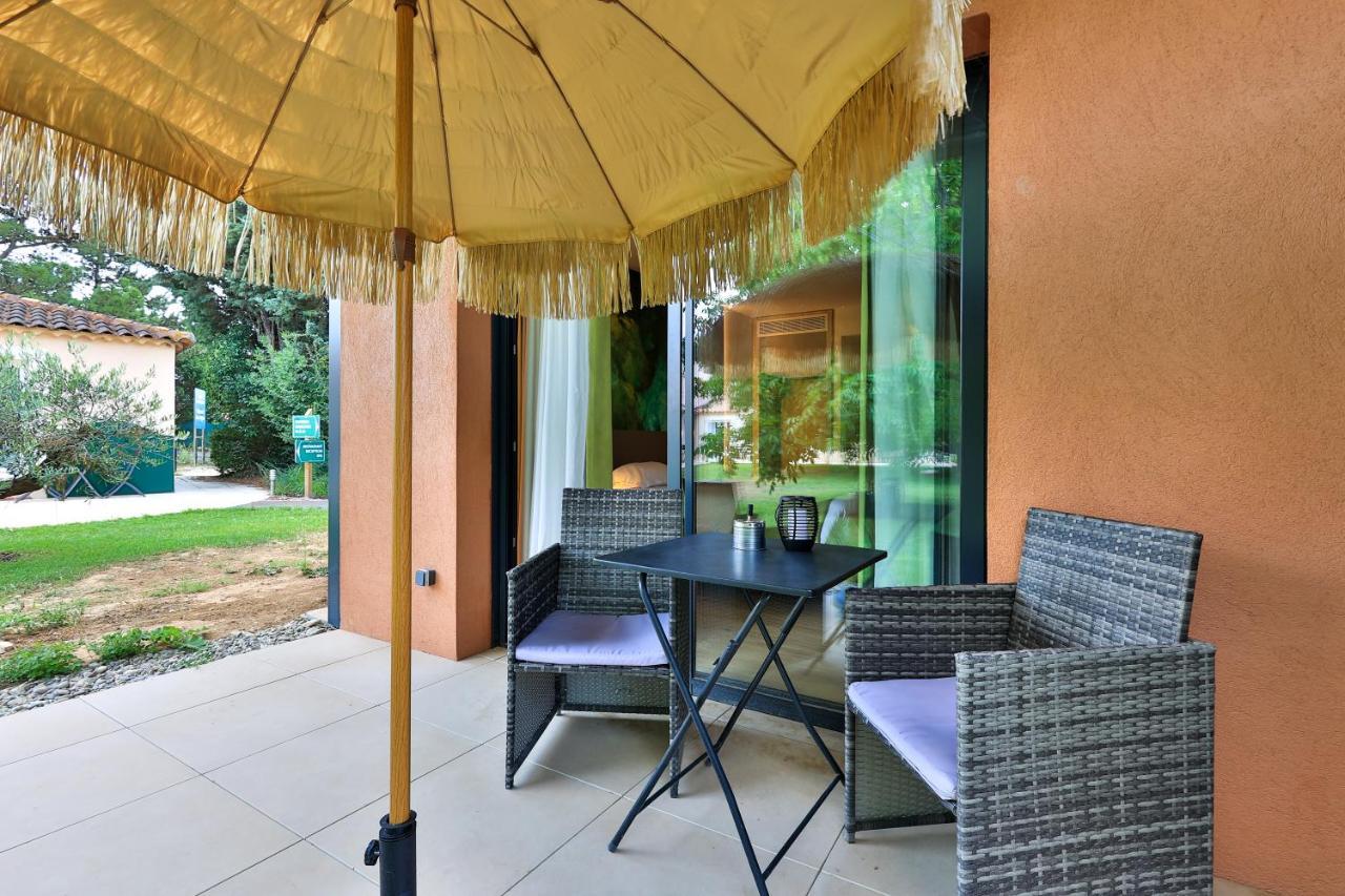 Logis Hotel & Spa Dejeunez Sous L'Arbre Rousset  Exterior photo